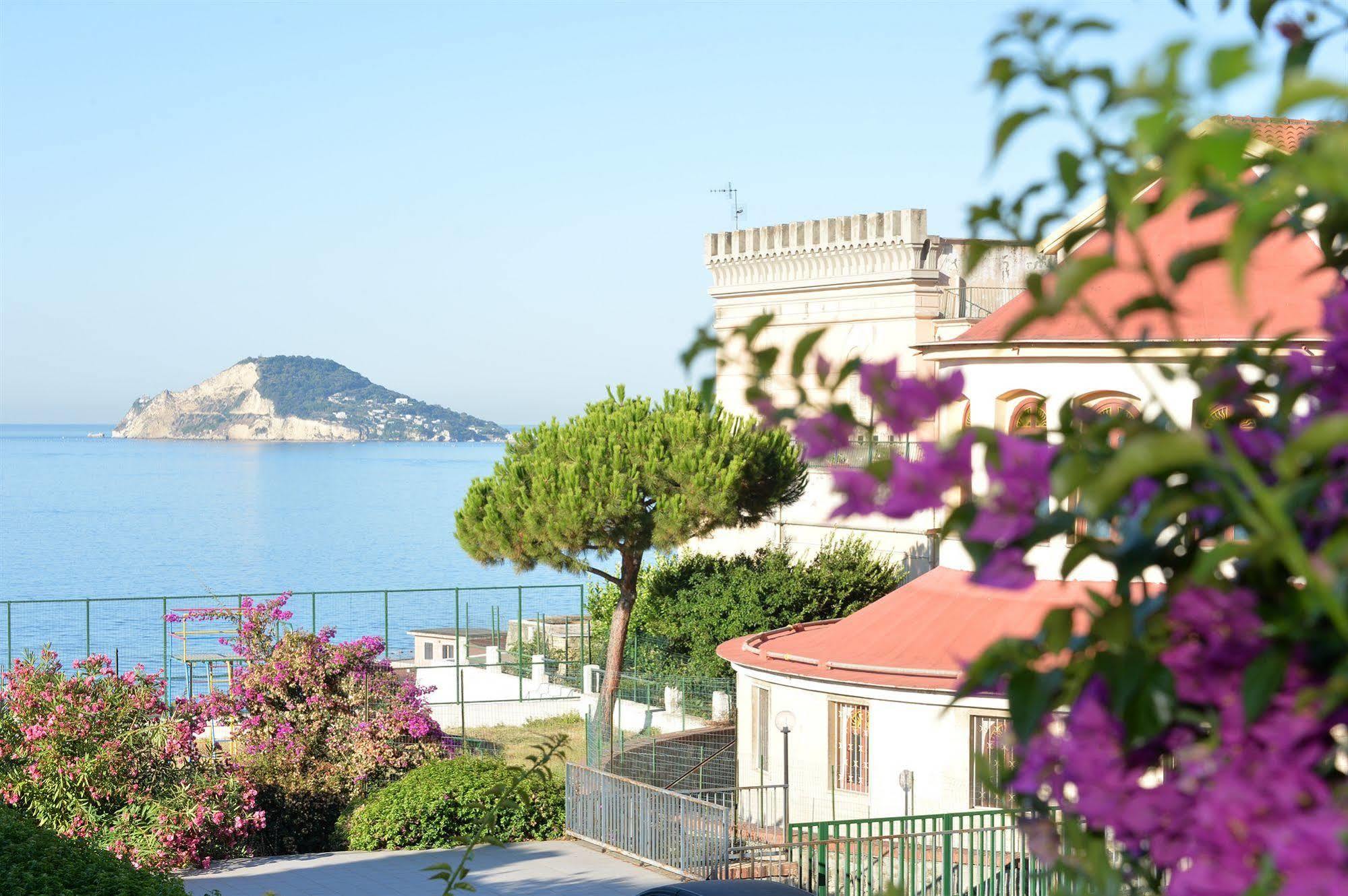 Miramare Residence Pozzuoli Eksteriør billede